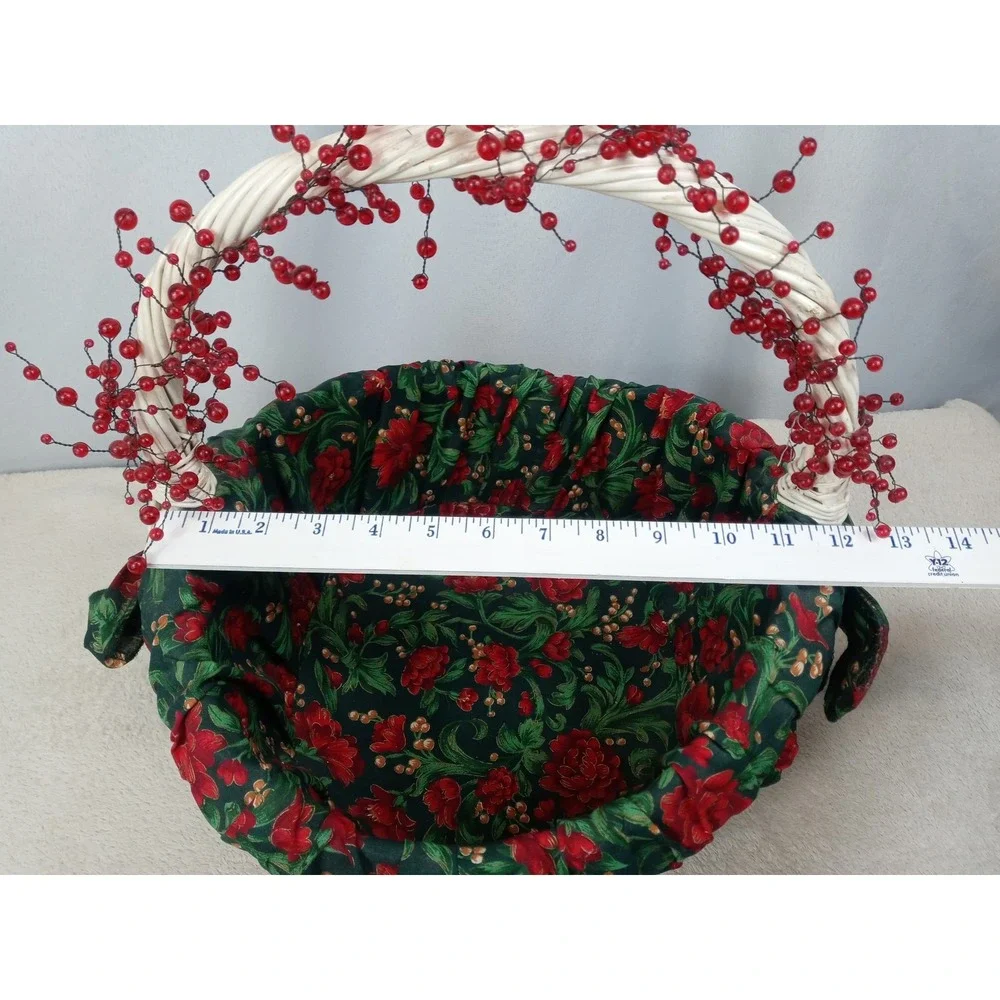 White Wicker‎ Christmas Basket Red Berry Handle Poinsettia Liner Holiday Decor